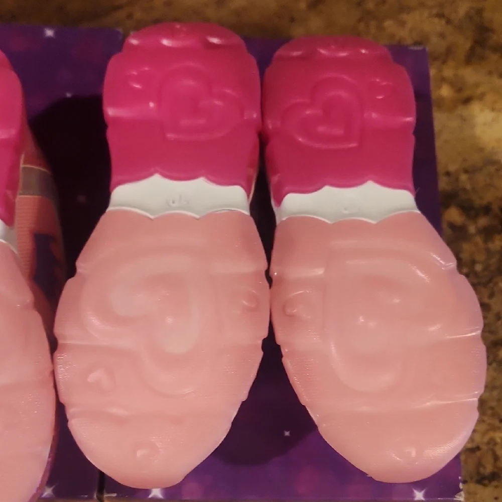 DISNEY PRINCESS LIGHT-UP Sneakers.  NEW In Box! Tiana Arial Cinderella & Jasmine
